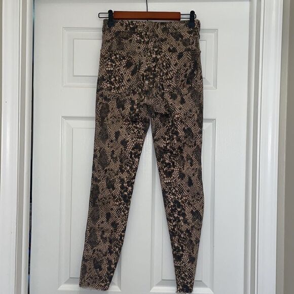 We the Free High Waist Denim Snake print raw hem Leggings - FREE PEOPLE - Picture 4 of 9